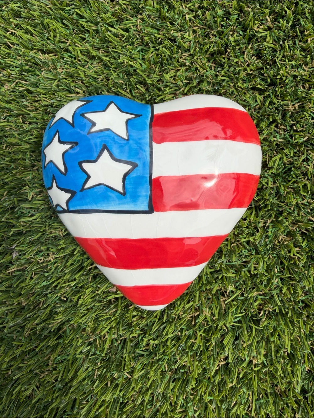 Sandra Magsamen for Silvestri ceramic heart-shaped rattle/paperweight Patriotic